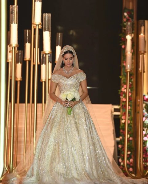 Шила платье целый год: невеста из Ливана пошила необычной красоты платье на свадьбу